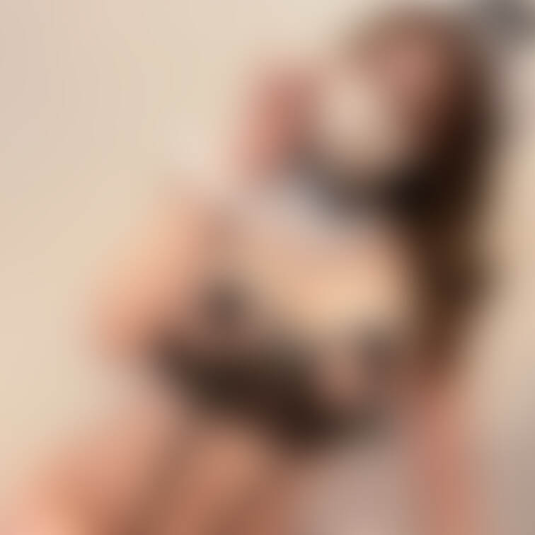 エロエロメイドさん♡    
殆ど丸見えですぐ襲われちゃいそう

次回投稿はニップレス無し...❤️