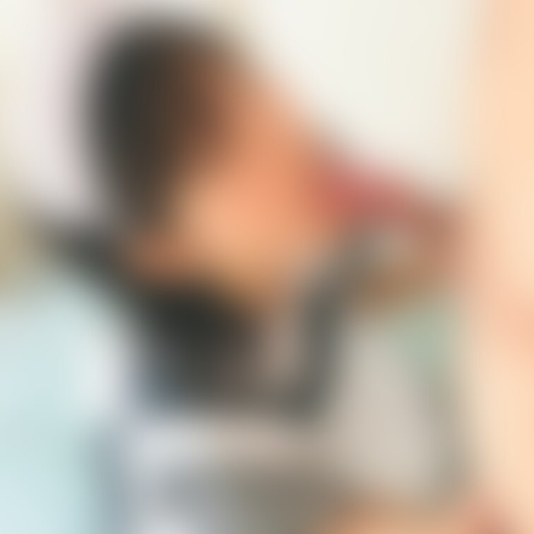 お顔見えちゃう🙈！？
やさしいフォロワーさんがくれたコスプレがとっても可愛い💓
可愛いコスプレ着るとエッチな気分にな