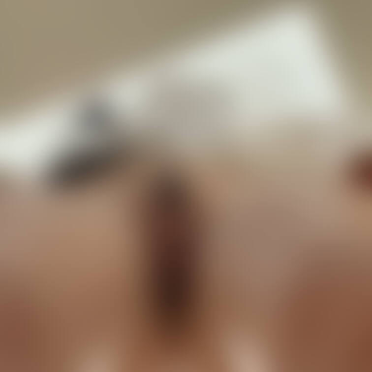 まっかに跨られたい😈💕？
Do you want to be straddled 😈💕?
你想被跨骑吗😈💕？