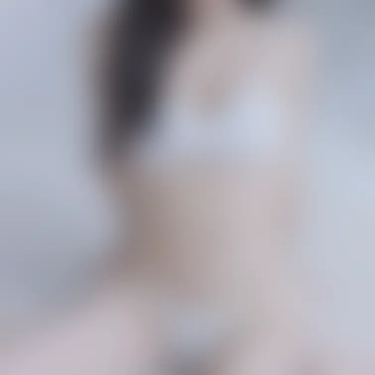 超美人お姉さんの下着姿
白い下着好きな人にお勧めです