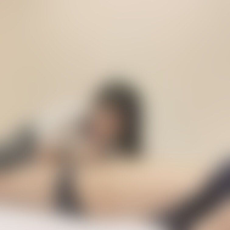 スマホ弄りしてる彼を襲ってみた💓スマホ弄り動画第2弾です♪スマホ弄りしてる彼にじゅぽじゅぽ手コキフェラしました🥰乳首責め