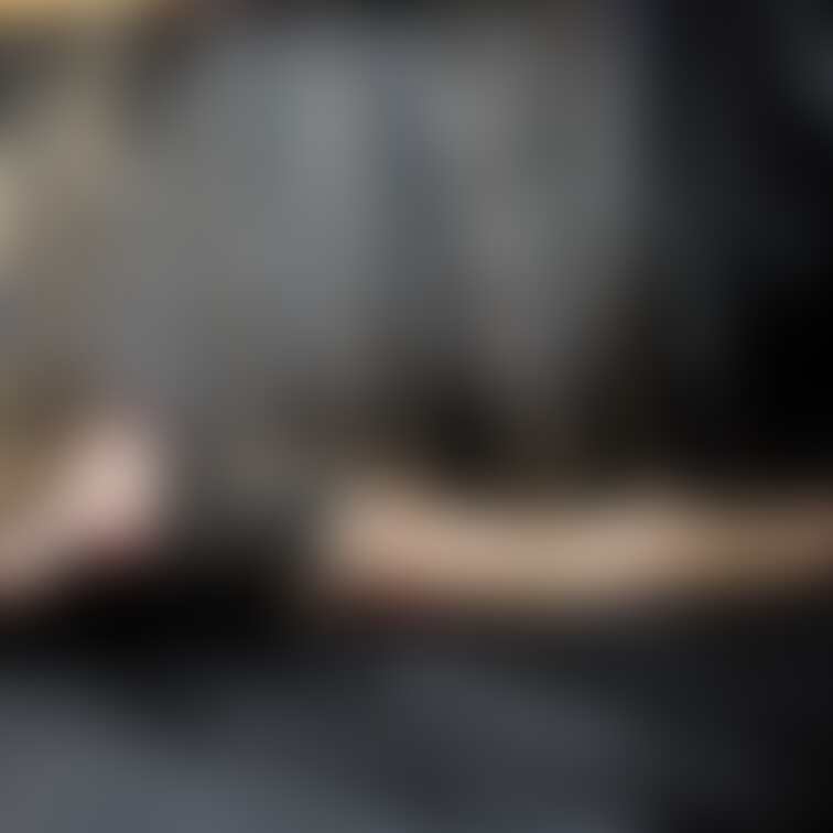 これで浮いたり股縄とおっぱいに重りつけて逆さまにしたいなそして菜箸で同じところ叩いておしりにうねうねバイブとか(~˙ᵕ‎