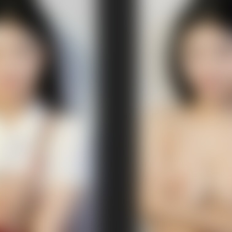 着衣と脱衣を並べた画像です。画像№875