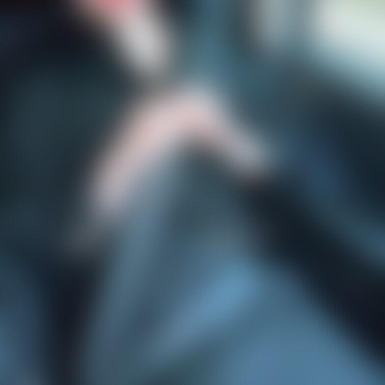 撮影終わってこのまま家まで帰りました🚗
一応大事な所は隠れてるから大丈夫だよね...🥹?
《いいね♡》が活動の励