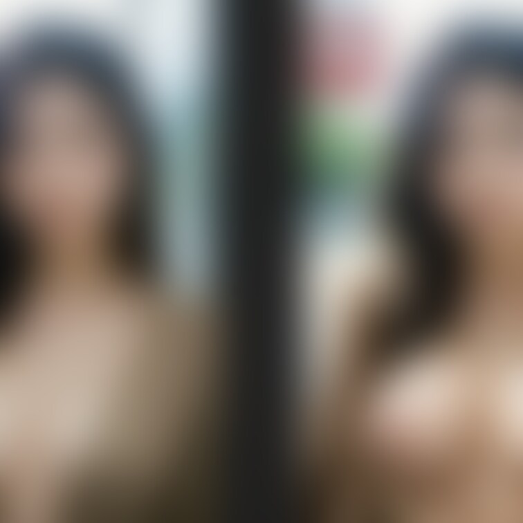 着衣と脱衣を並べた画像です。画像№56 