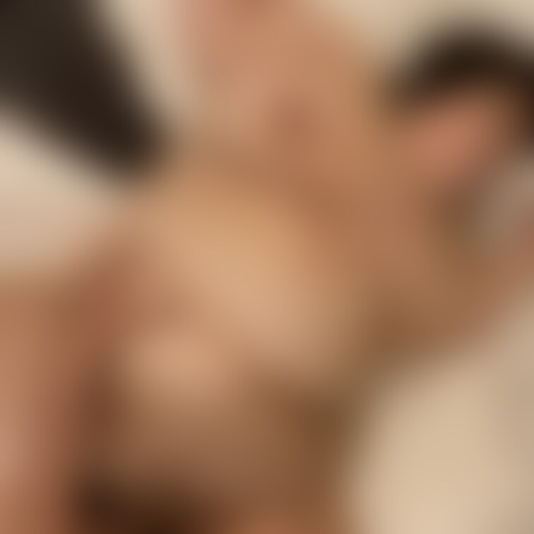 ハメ撮り写真💕感じてどこみてるの❓
肉感たっぷりです❤️