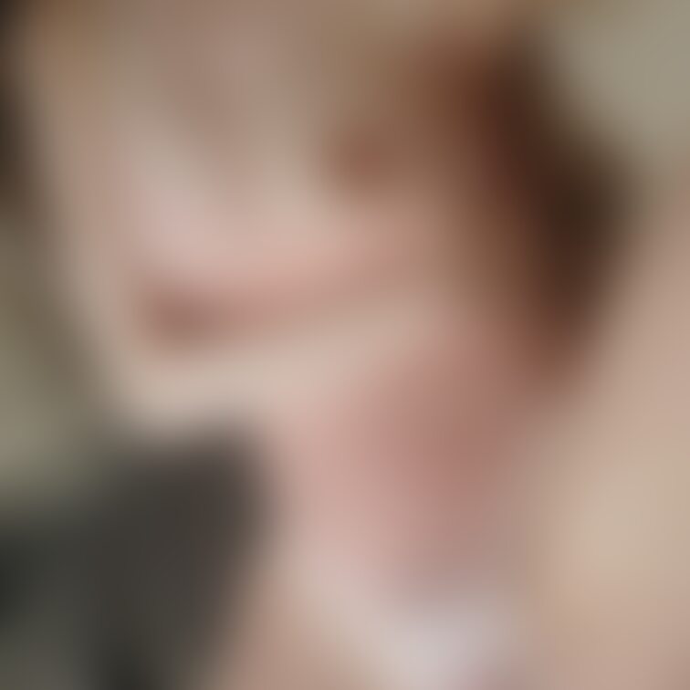 スケスケスク水からチラ見えのふわふわおっぱい……♡舐める？
