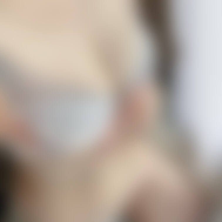 お休みの日もアラームで起きちゃう🐰
朝ごはんもりもり食べて暑過ぎてだらーんと伸びてます…
肌荒れというか、色んなとこ