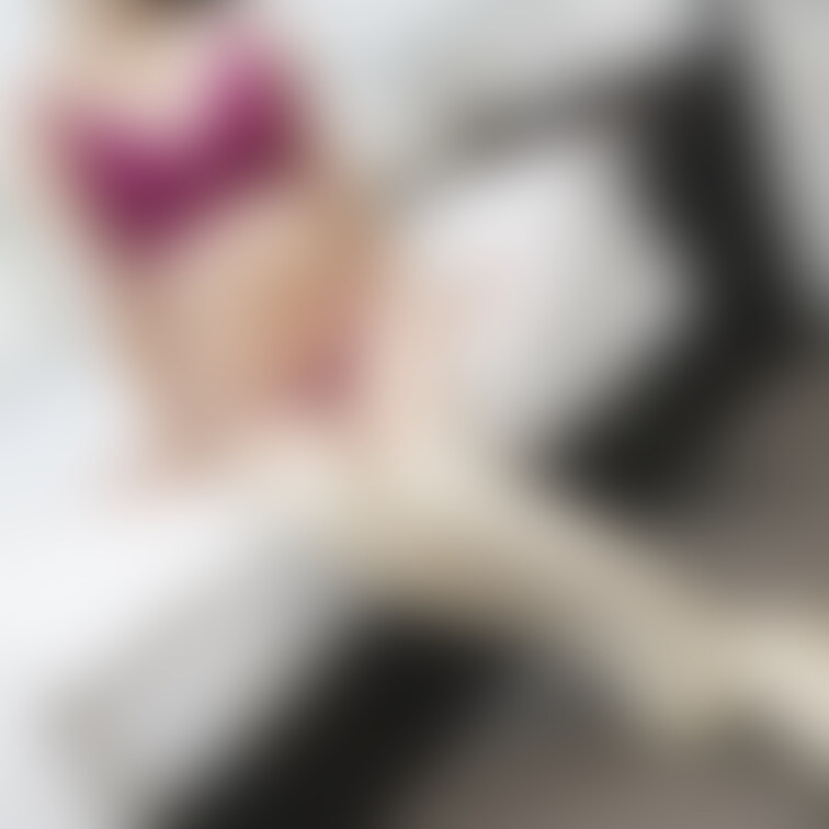 👩🏻「ブーツが好きっていうから脱がないであげたけど、どう？」