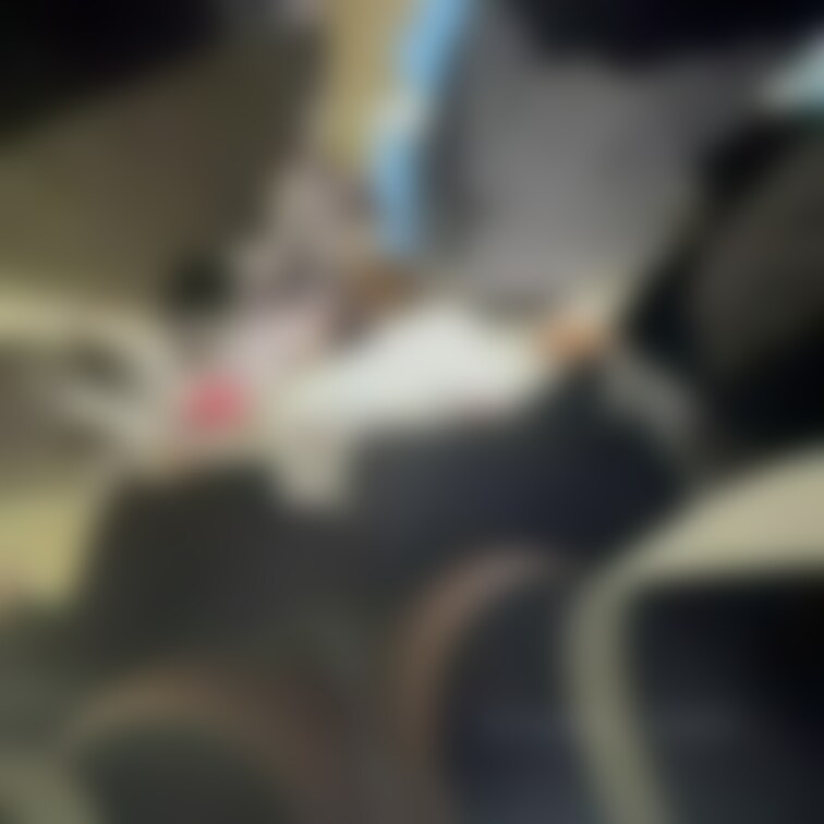 山〇線のホームで電車を待っているときに気持ち悪い視線を感じたので撮影してみたら痴◯されました🥺もっと触って欲しくてじれっ