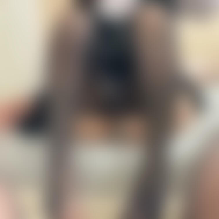 ストッキングぬぎぬぎ…
黒ストだけの姿ってちょっと変態チックかも？