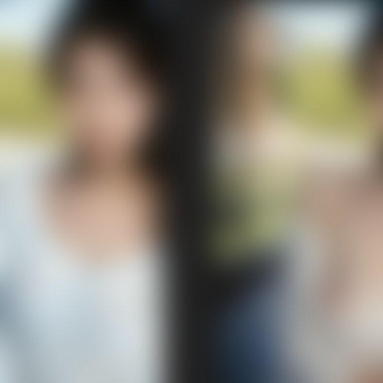 着衣と脱衣を並べた画像です。画像№520