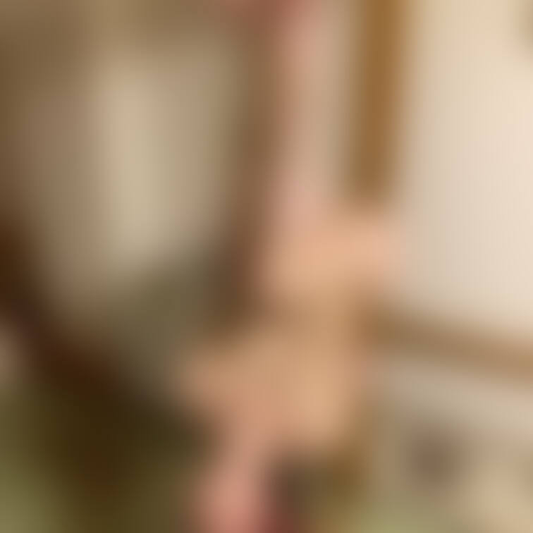 辛そうな顔を見ている