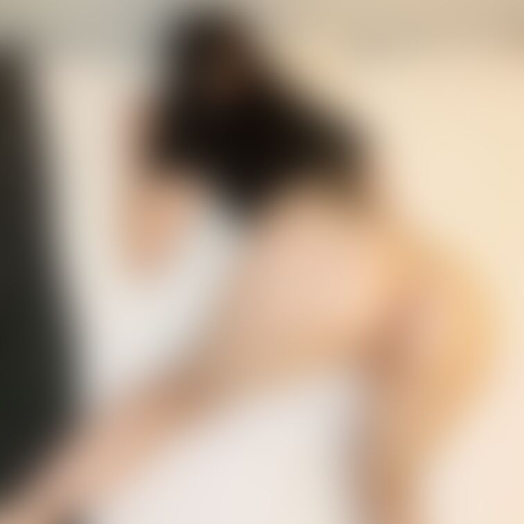 自分からお尻突き出して涎垂らしてるおまんこ見てください🥹💦