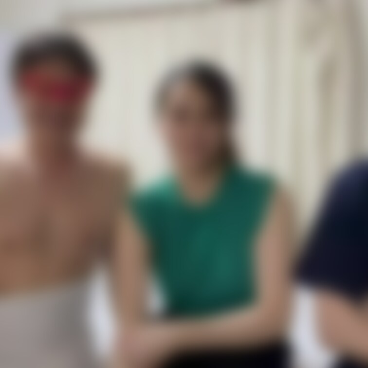 撮影会もすぐに一杯になる女の子撮影です！！
そして、エッチしてもエロい声。またヤリタイって感じです。


こんな