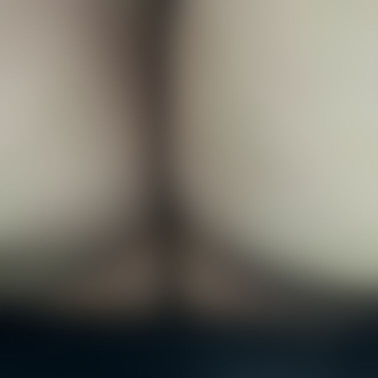 エスカレーターで彼女の写真撮ってみました!
一枚目見ただけだったらノーパンに見えます