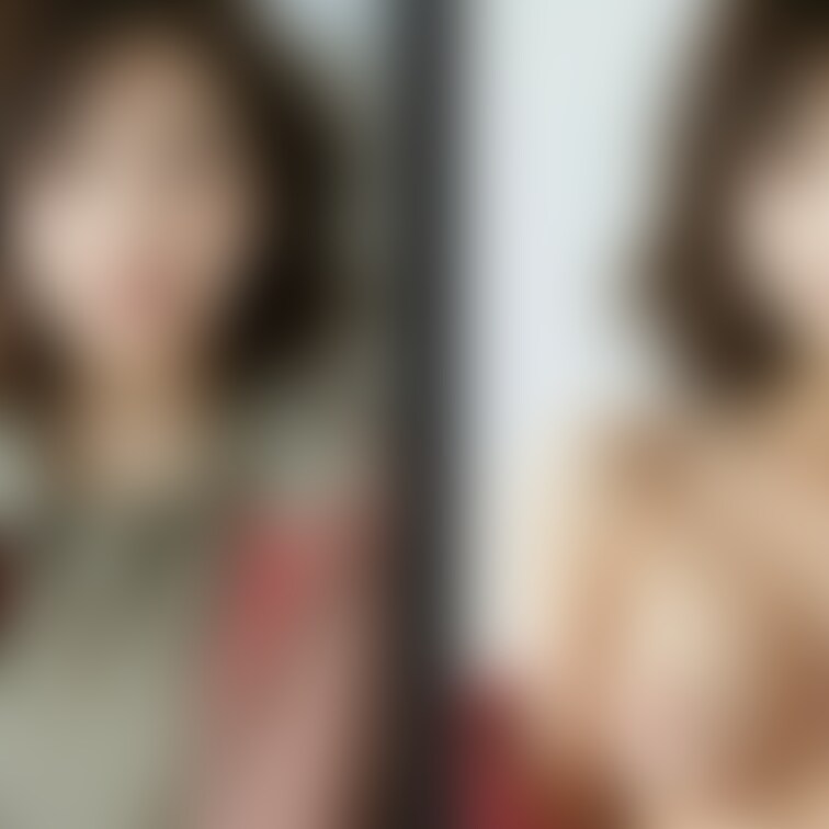 着衣と脱衣を並べた画像です。画像№951A