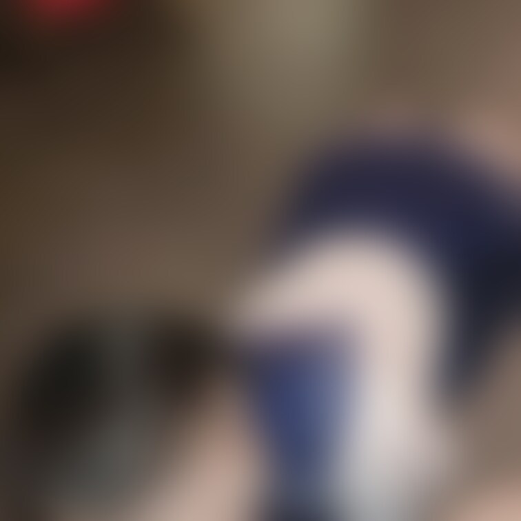永遠舐めてたい👅
そそくさとベッドに移動してイチャイチャ待ちのきき。

《いいね♡》が活動の励みになります🐈‍⬛