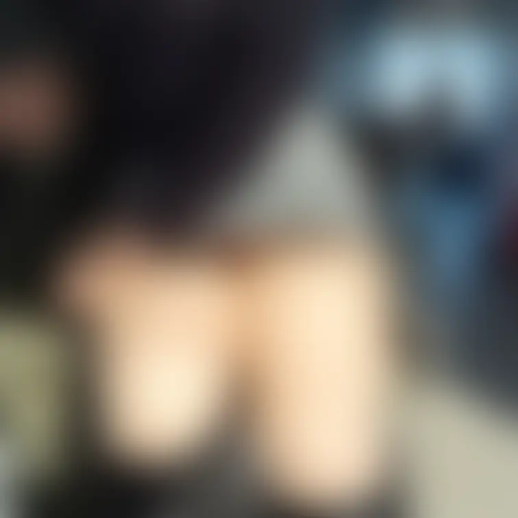 ♥️露出♥️人目を避けて巨乳露出

端の方なら誰にも見られないよ
そう言ってファスナーを下げさせる
太ももはムチ