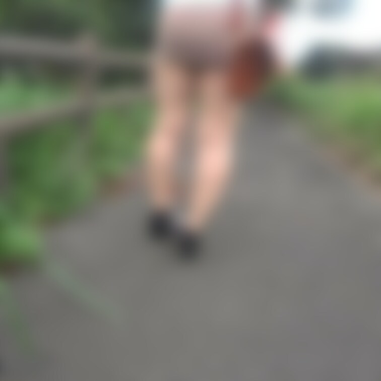山に登る道路沿いにある、展望台です。
少し奥まった所で、ハメ撮り撮影をしてみました。
が・・・人が来て途中で終了。ミ