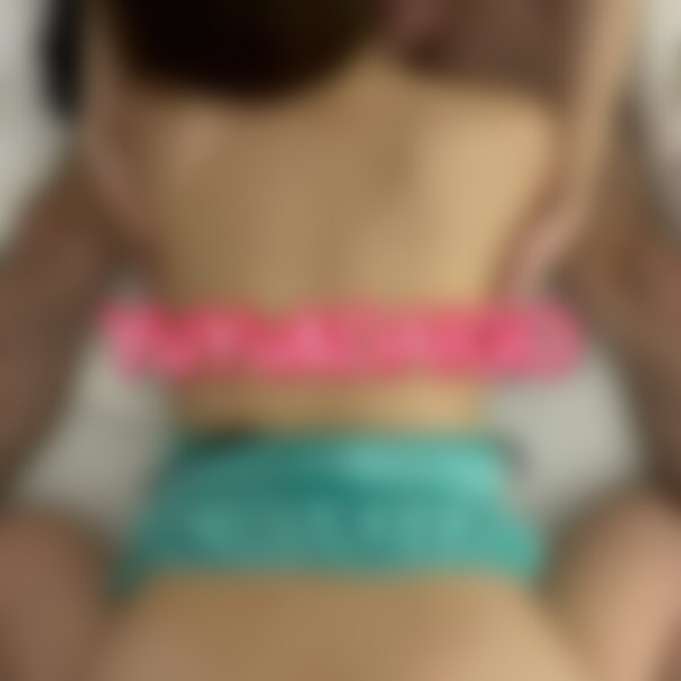童貞さんの初フェラ体験
初フェラは串刺しプレイ
優しく舐めながらもしっかりとマ◯コでチ◯ポを味わう、ごく一般的な主婦