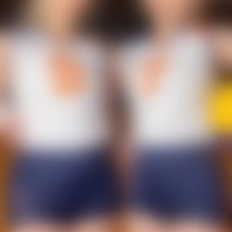 美女バレー選手の高画質写真集です。ユニフォーム姿です。過度な露出はありません。