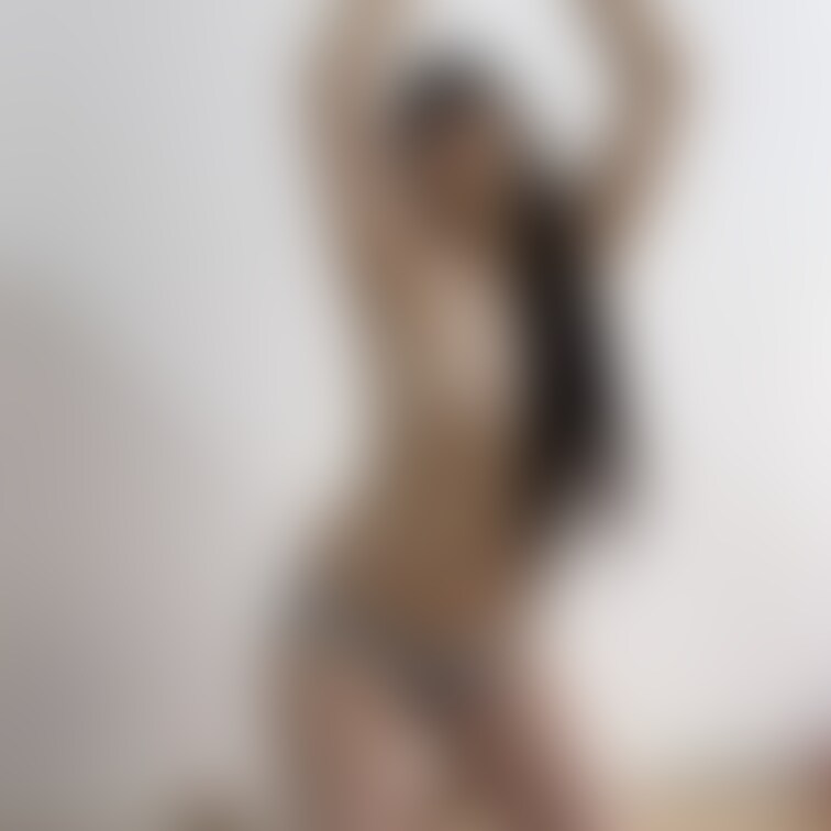 おっぱい丸出しのパンティ1枚でポージング⋆⸜❤️⸝⋆
ポージングだけなのに何故か乳首フル勃起でカチンコチンꉂ🤣w