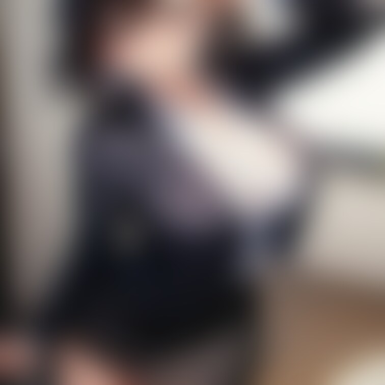 右上の「♡」押してくれたら嬉しいな💕
ビジネス女子!