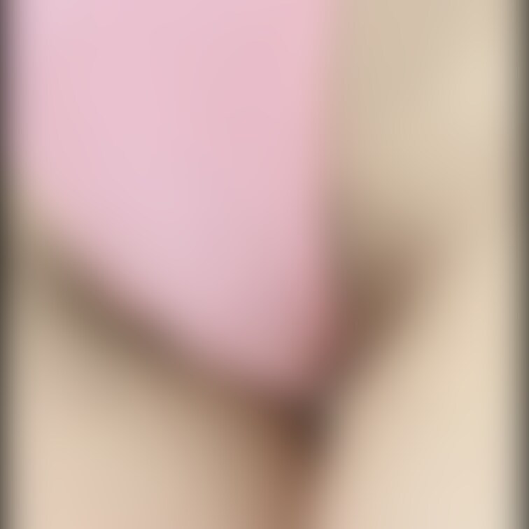 はみ出し陰毛で
ゲストをお迎えw
まもなくオフ会はじまります!
