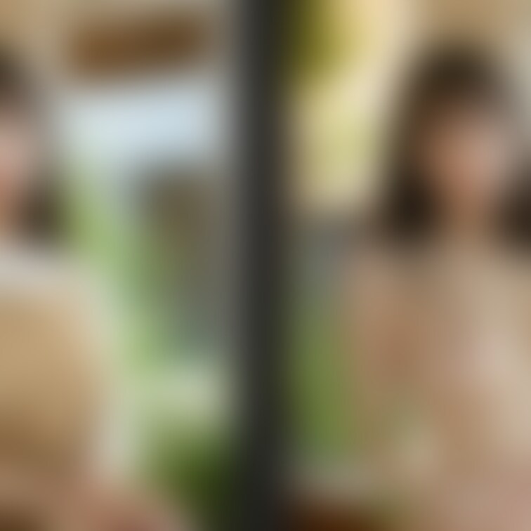 着衣と脱衣を並べた画像です。画像№922