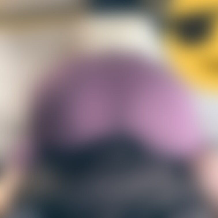 嫁の乳首触ってたら発情し出した。。
哀れなり😇
そして、もっこりな土手マン（玉袋入ってるみたい）