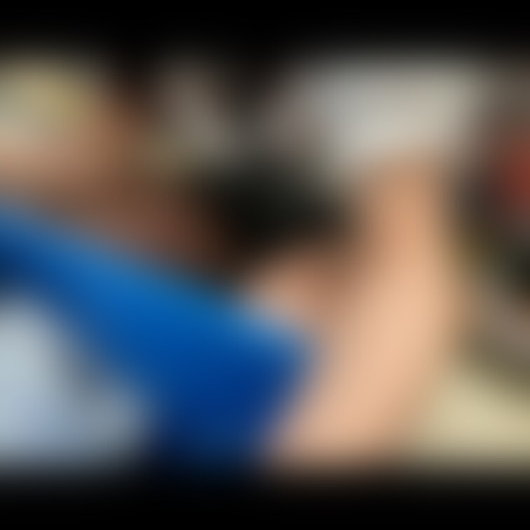 某商業施設で指示されて露出させられた時の写真ですっ