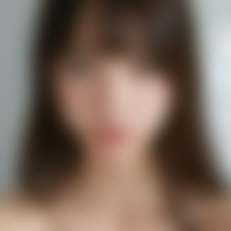 プロデューサーに顔射された茶髪ロングアイドル