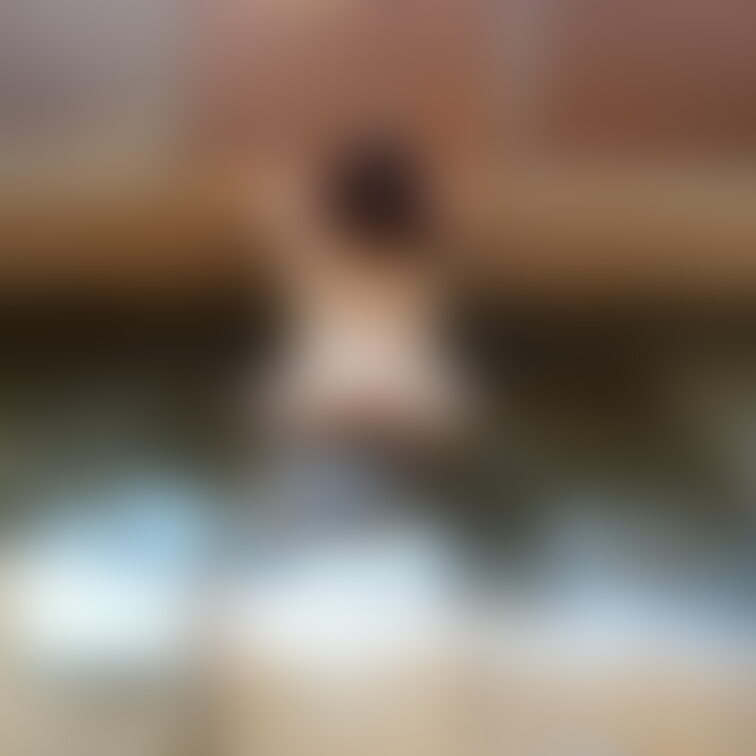 りりさん。混浴オフ会の時の一枚です。湯船に尻を浮かべて気持ちよさそうです。