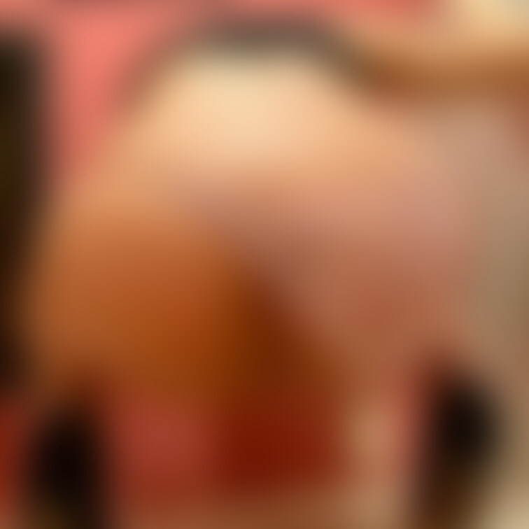 パンツずらして肛門晒し、出す…漂う匂い。