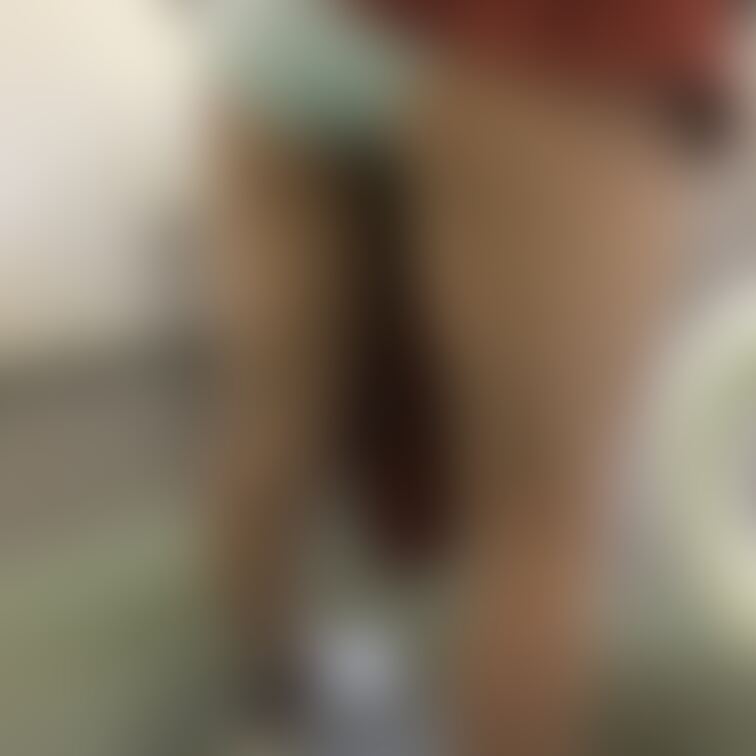 平日の午前中に人妻さんと。
キャンプ場近くの多目的です。

入ってすぐパンティみせてもらいました✨


目的