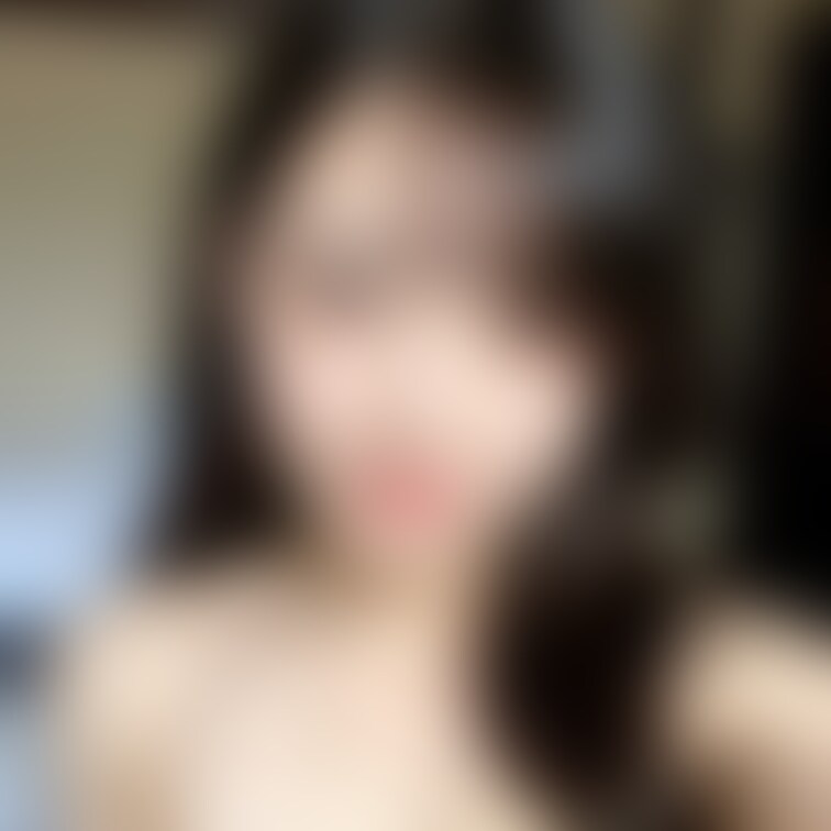 22歳/事務職/155cm/49kg/Dカップ