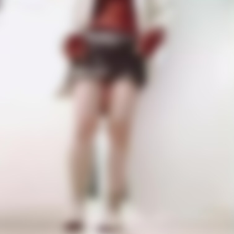 約1分ほどのアパートの廊下露出💓のーぱんミニスカでうろうろして、おしり突き出したりします☺️