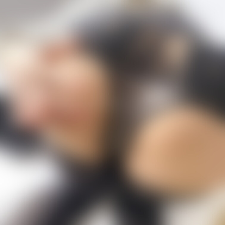 陰毛未処理の奥さんのおま💖こ
舐めたいですか？