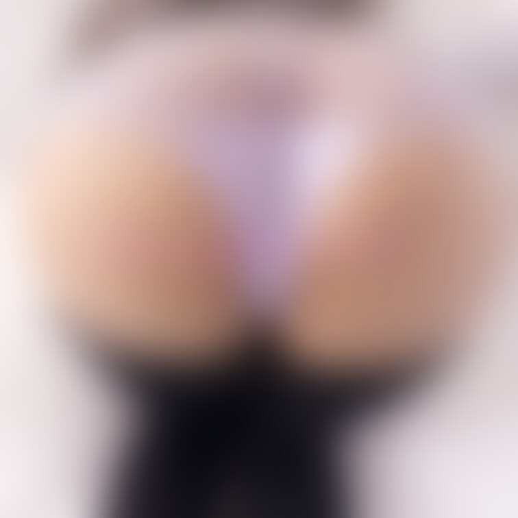恥ずかしいけど…
見られたいお年頃なの💖
カ●オトークのやり取りで
じゅわっときちゃった瞬間
見てね❣️
えっ