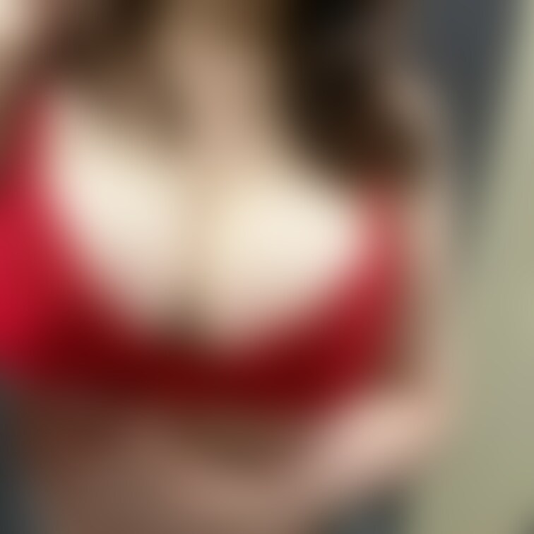キスマークを付けられるのが好き
沢山付けられるのが好き
興奮しながら無我夢中で付けられたい