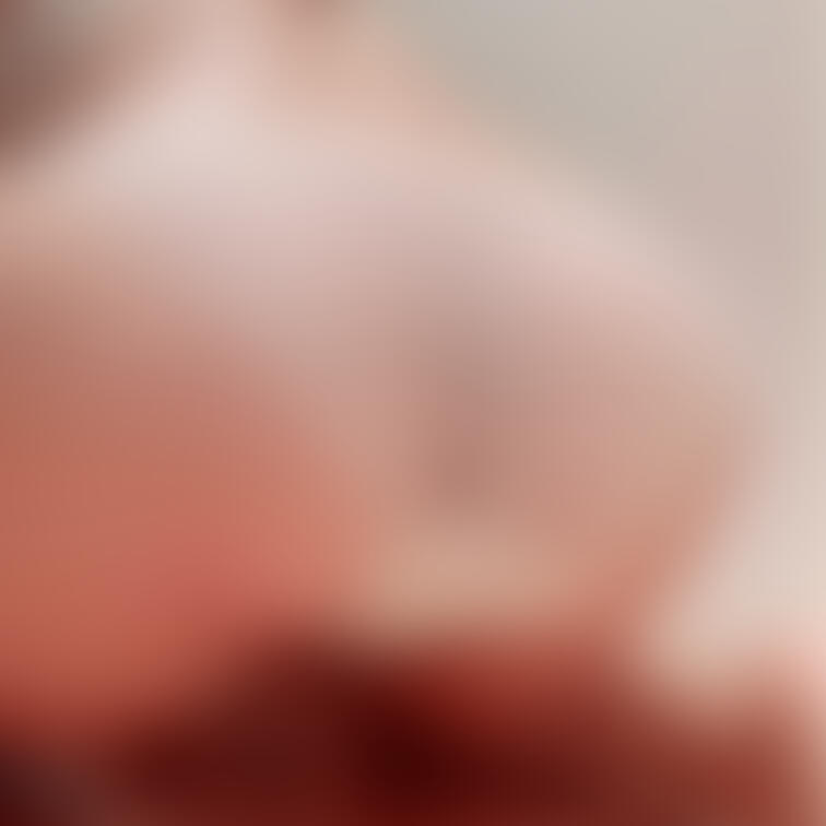セフレ君にこれ着てって渡された下着…(((o(*ﾟ▽ﾟ*)o)))
透け透けやないかーい笑
ホテルで着るよー
って