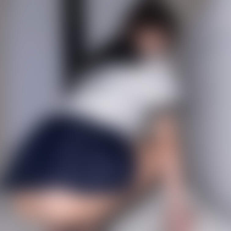 制服×お尻　🍑

《おすすめ》
ーーーーーーーーーーーーーー 
【エロ活写真集や短編動画】色白モデル体型の妻をの