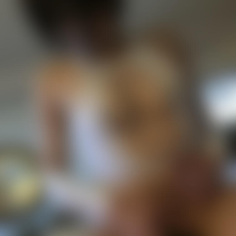 ぅぅぅ。。。
咥えながら、、、クリ、、、
ふぅ、、気持ちいい。。。