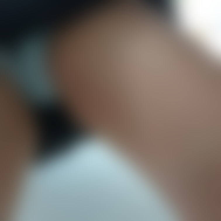ナプキン装着前と装着後です。画像2枚のうち1枚(装着後の逆さ撮り)はツイッターに掲載予定。動画もあります。リクエストがあ