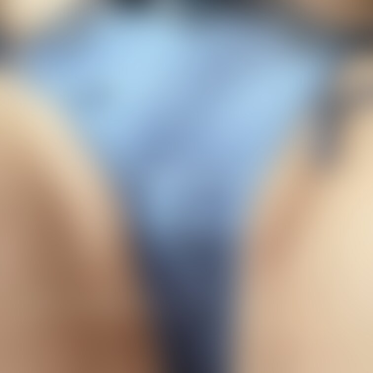 バックでずっと下着の上からコスコススリスリ手で弄られて声漏らして、まだ挿れないからねってあっついおちんちんを性器に当てら
