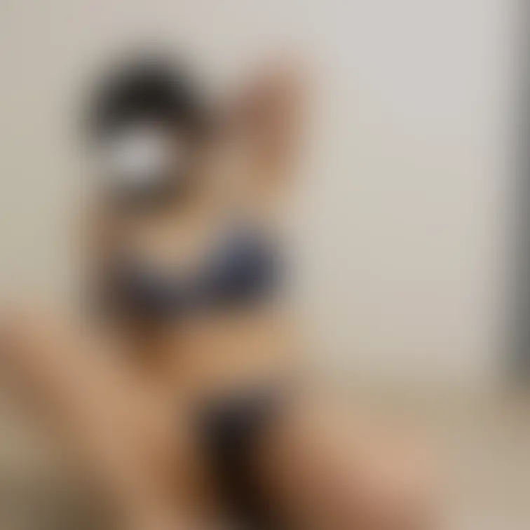 みずきに自前下着でセクシーポーズをさせました。なかなか上手ですね。

セクシーアイドル虎の穴・みずき編all（顔隠し