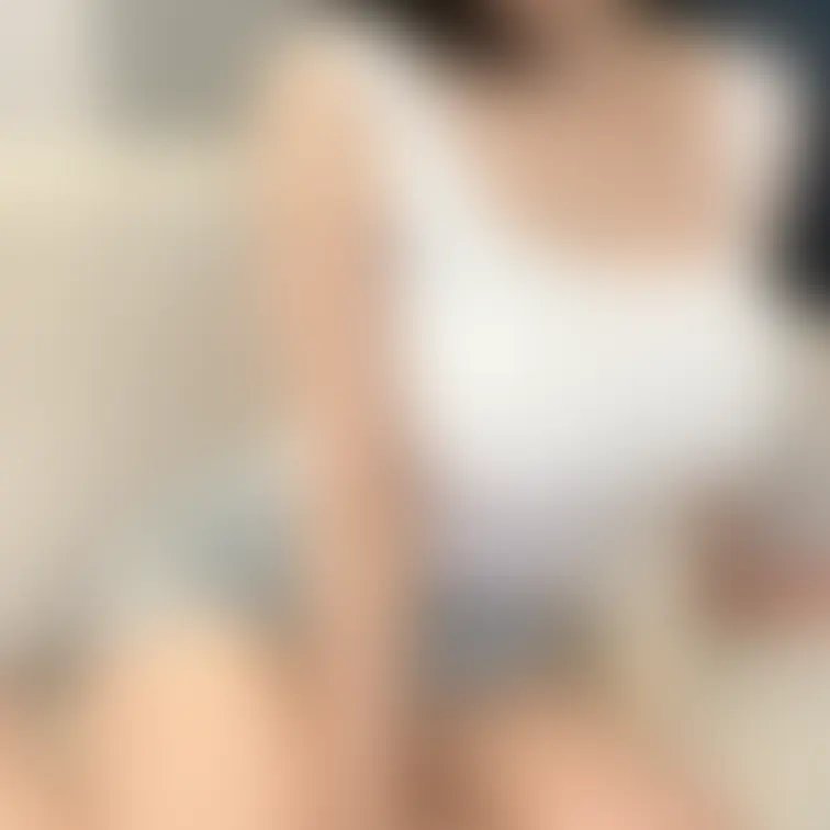ここ2、3日夏風邪ぽくって 今日は一日🏠ゆっくり。 
お家ゆっくり中のおっぱいどうぞ🩷 
ぼーっとしてると無性にムラ