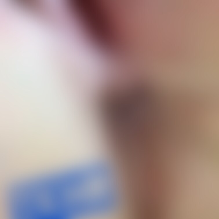どエロ人妻さん、アナル丸見え😆