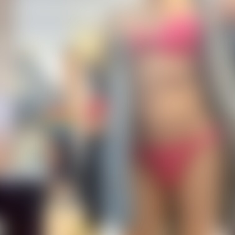 某リユースショップにて♡服選んでるお○○○さん達のそばで㊙️㊙️㊙️‪😳そのあとは読書の秋🍁📖という事で図書館へ😌